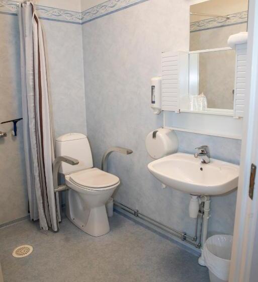 Sandmoen Bed & Breakfast, Free Parking