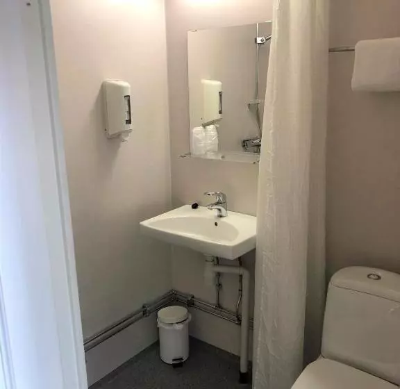 Sandmoen Bed & Breakfast, Free Parking