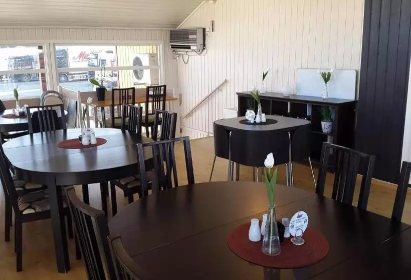 Sandmoen Bed & Breakfast, Free Parking