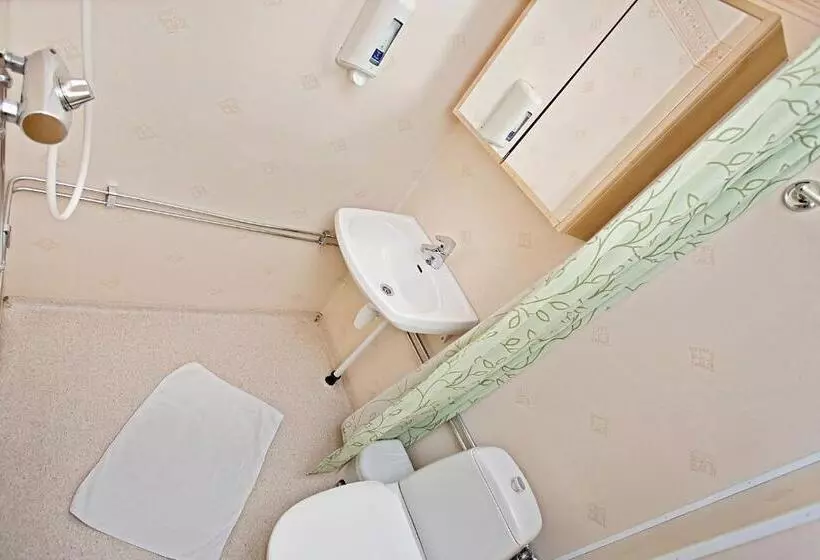 Sandmoen Bed & Breakfast, Free Parking
