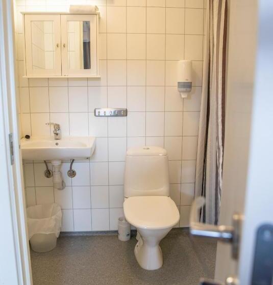 Sandmoen Bed & Breakfast, Free Parking