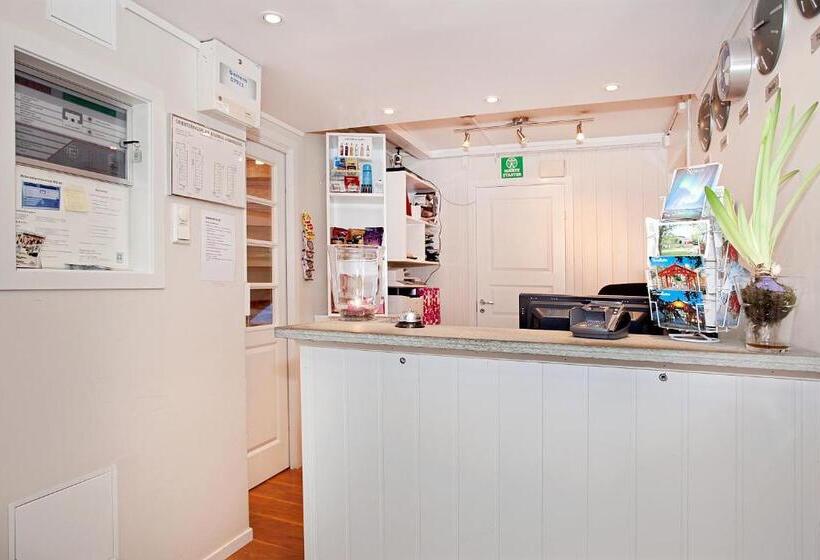 Sandmoen Bed & Breakfast, Free Parking