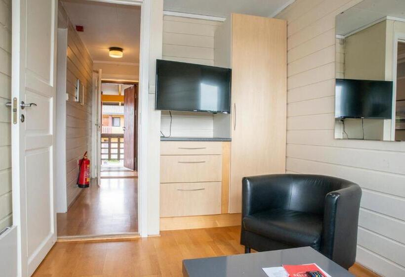 Sandmoen Bed & Breakfast, Free Parking