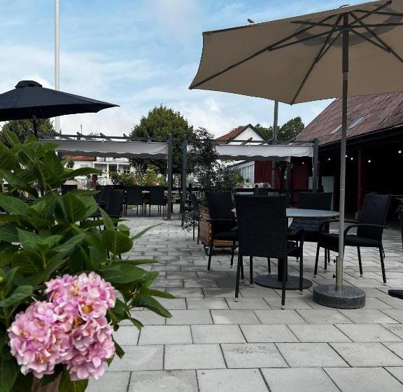 Svabesholms Kungsgårds B&b Och Pensionat Stenshuvud