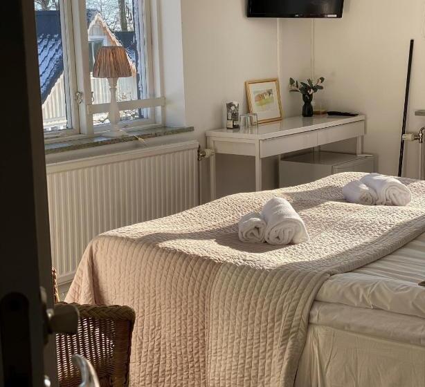 Svabesholms Kungsgårds B&b Och Pensionat Stenshuvud