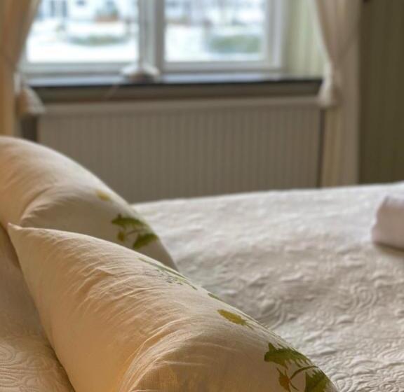 Svabesholms Kungsgårds B&b Och Pensionat Stenshuvud