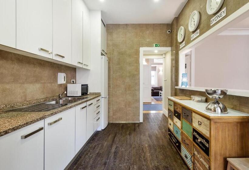 هاستل Fishtail Sea House