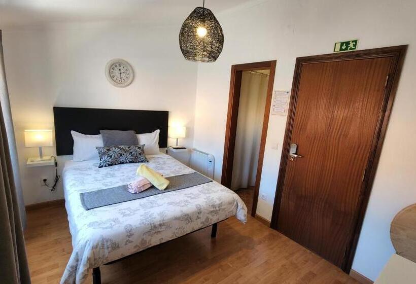 הוסטל Guesthouse Of Alcobaça