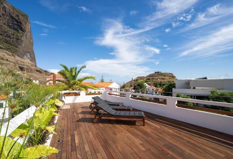 הוסטל Madeira Surf Camp