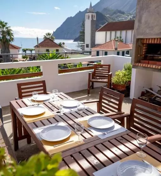 هاستل Madeira Surf Camp