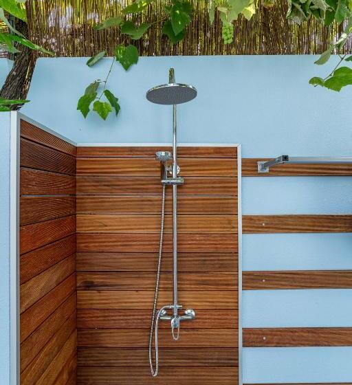 הוסטל Madeira Surf Camp