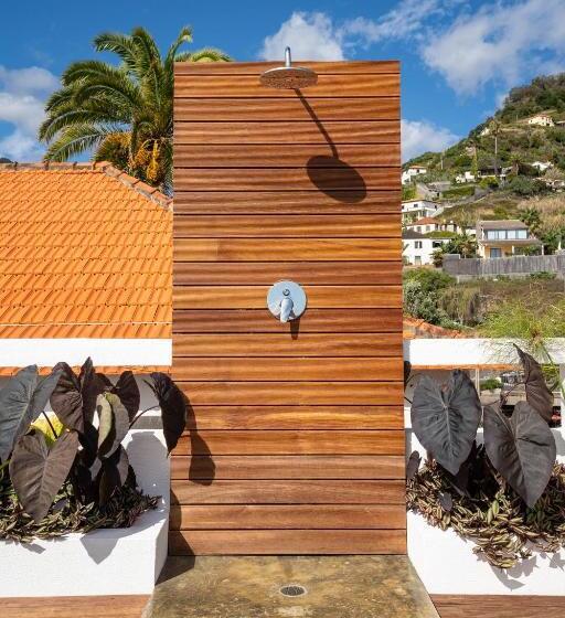 הוסטל Madeira Surf Camp