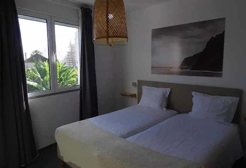 هاستل Madeira Surf Camp