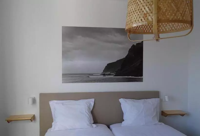 هاستل Madeira Surf Camp