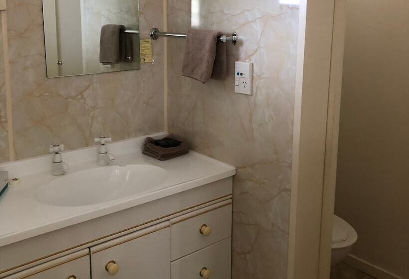 Alexandra Garden Court Motel