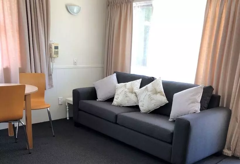 Alexandra Garden Court Motel