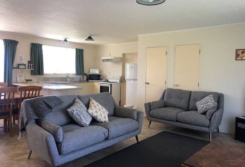 Alexandra Garden Court Motel