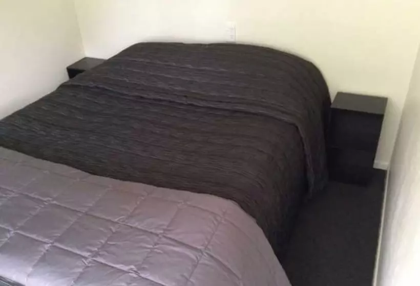 Alexandra Garden Court Motel