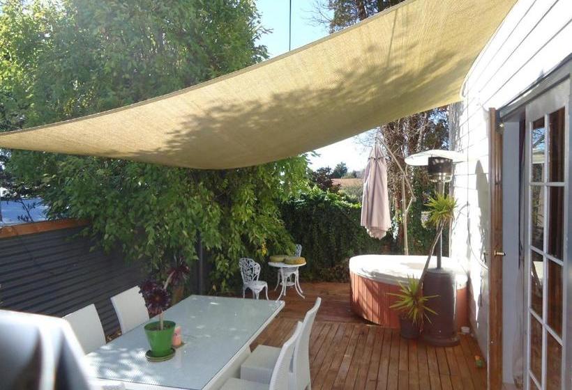 Astonleigh Villa Bed & Breakfast