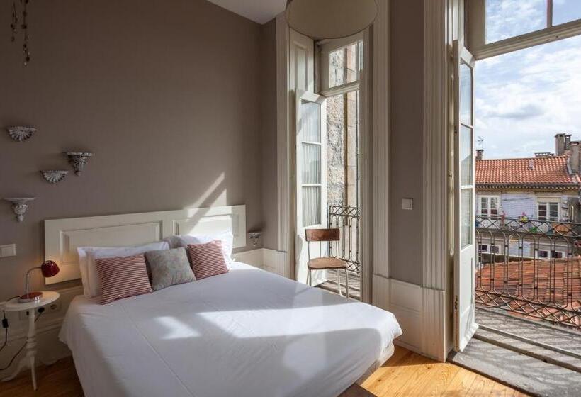 تختخواب و صبحانه Being Porto Hostel