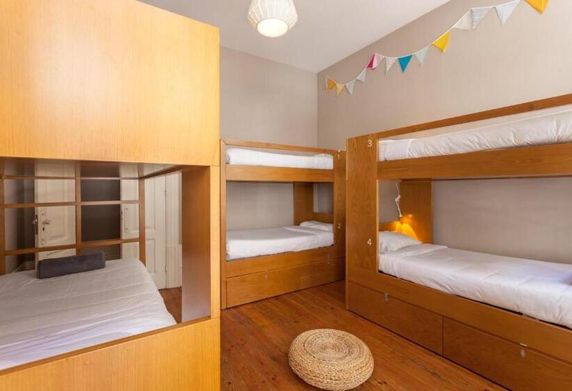 تختخواب و صبحانه Being Porto Hostel