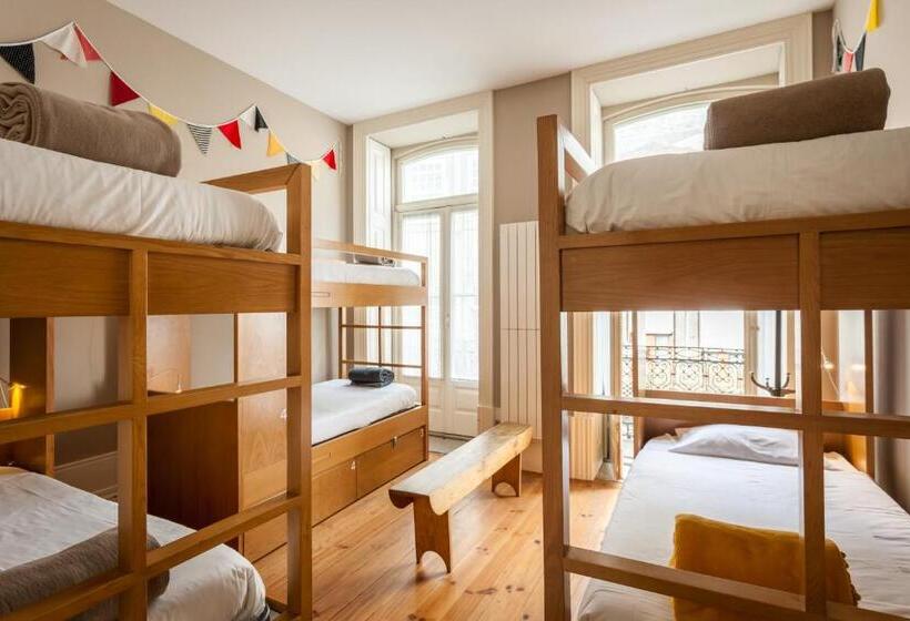 تختخواب و صبحانه Being Porto Hostel