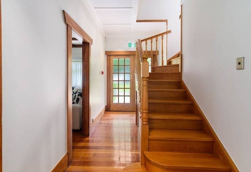 تختخواب و صبحانه Lakes Lodge Rotorua