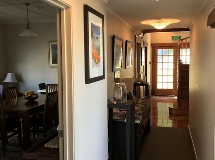 تختخواب و صبحانه Lakes Lodge Rotorua