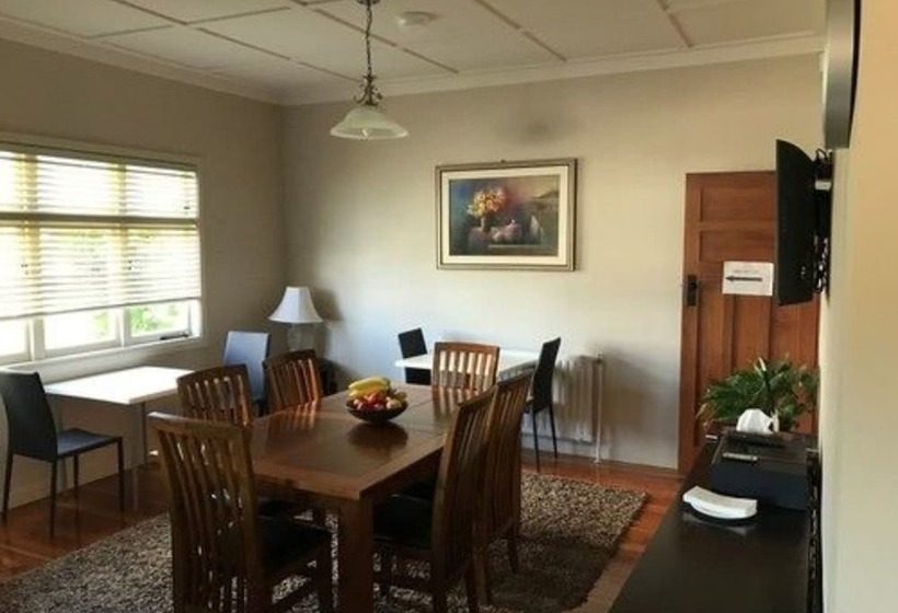 تختخواب و صبحانه Lakes Lodge Rotorua