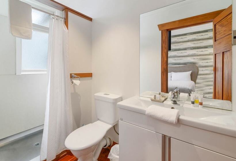 تختخواب و صبحانه Lakes Lodge Rotorua