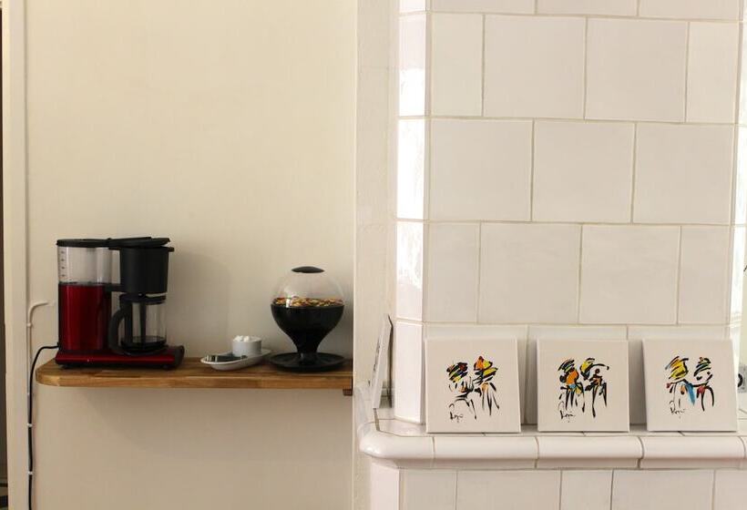 تختخواب و صبحانه Magles Smiley Inn