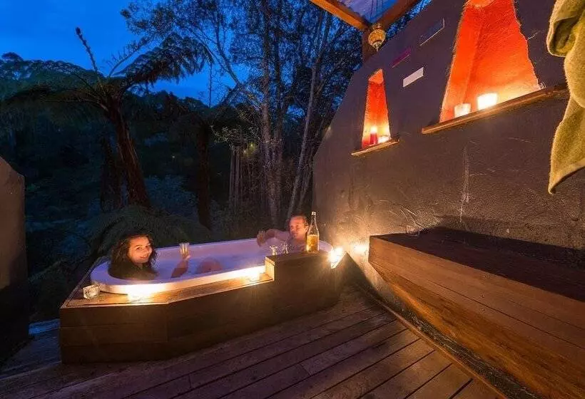 تختخواب و صبحانه Stone Store Lodge