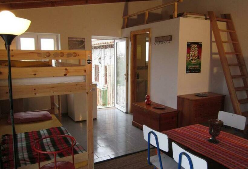 Da Silva Surfcamp  Hostel