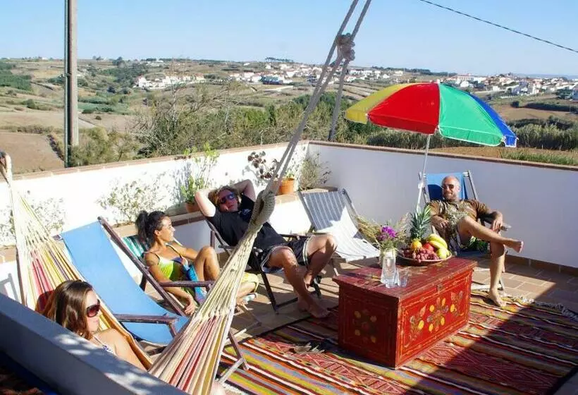 Da Silva Surfcamp Hostel