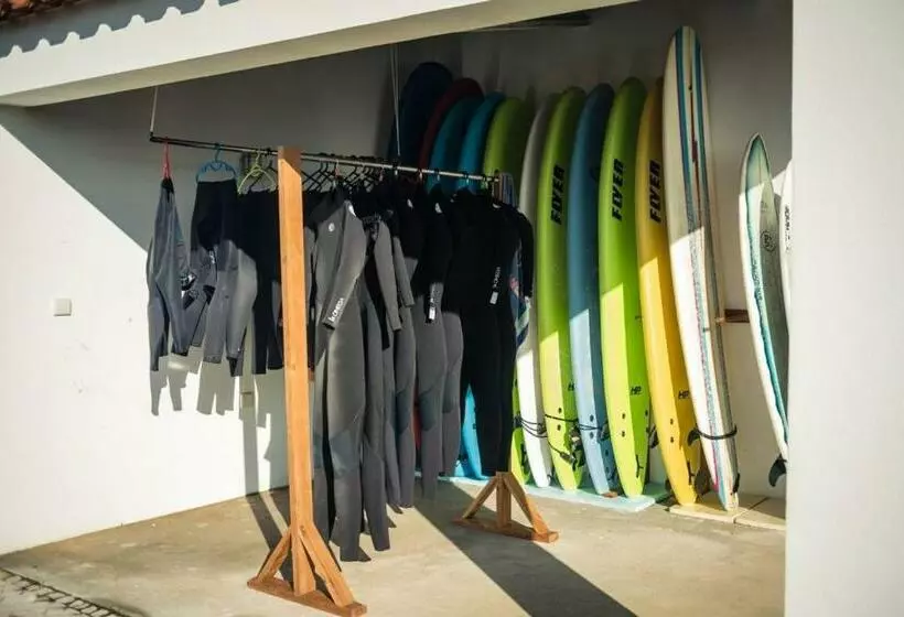 Da Silva Surfcamp Hostel
