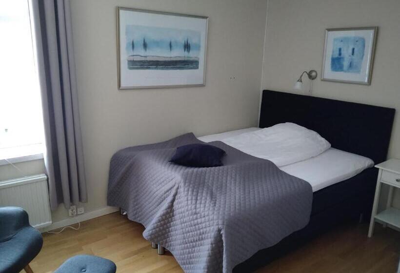 هتل L Strandvillan B&b