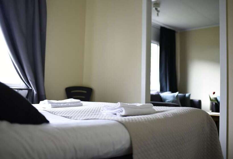 هتل L Veckefjärden