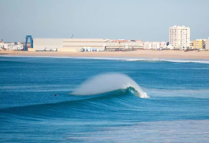 ホテル Surfers Lodge Peniche