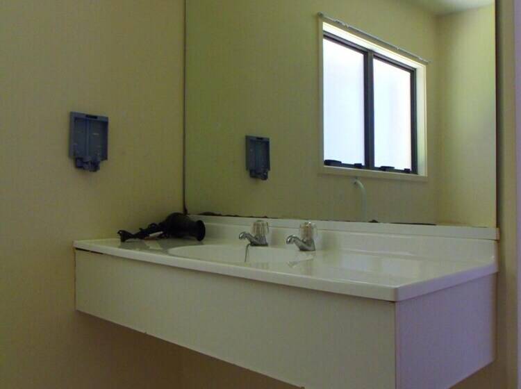 Kapiti Lindale Motel And Conference Centre