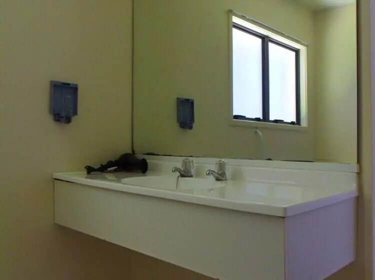 Kapiti Lindale Motel And Conference Centre