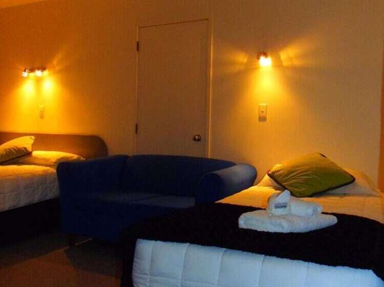 Kapiti Lindale Motel And Conference Centre