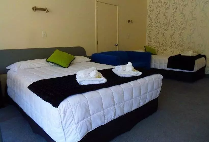 Kapiti Lindale Motel And Conference Centre