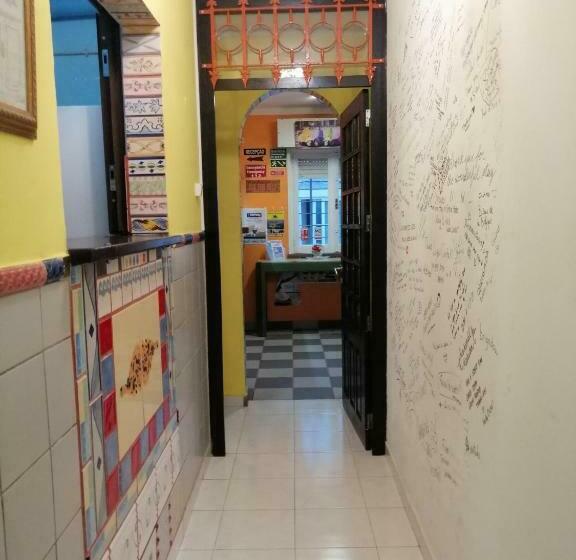 هاستل Central Rooms Lagos