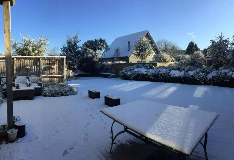 Manuka Lodge B&b