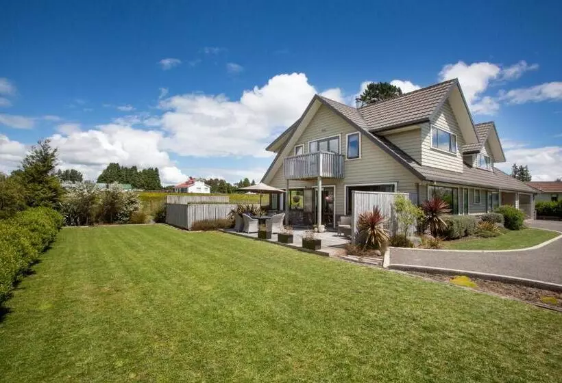 Manuka Lodge B&b