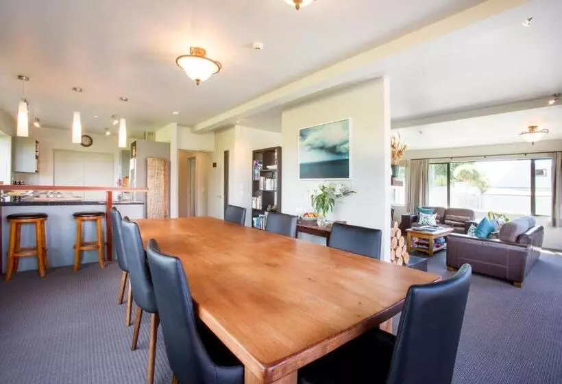 Manuka Lodge B&b