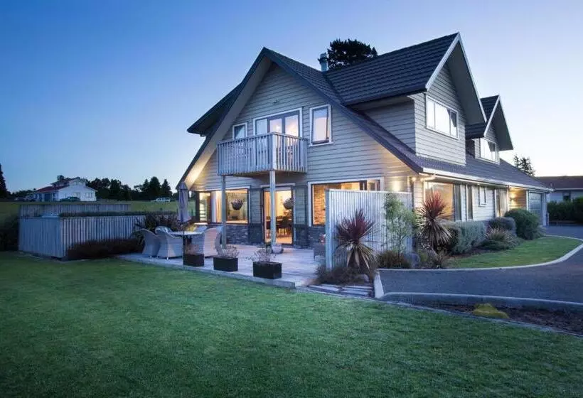 Manuka Lodge B&b