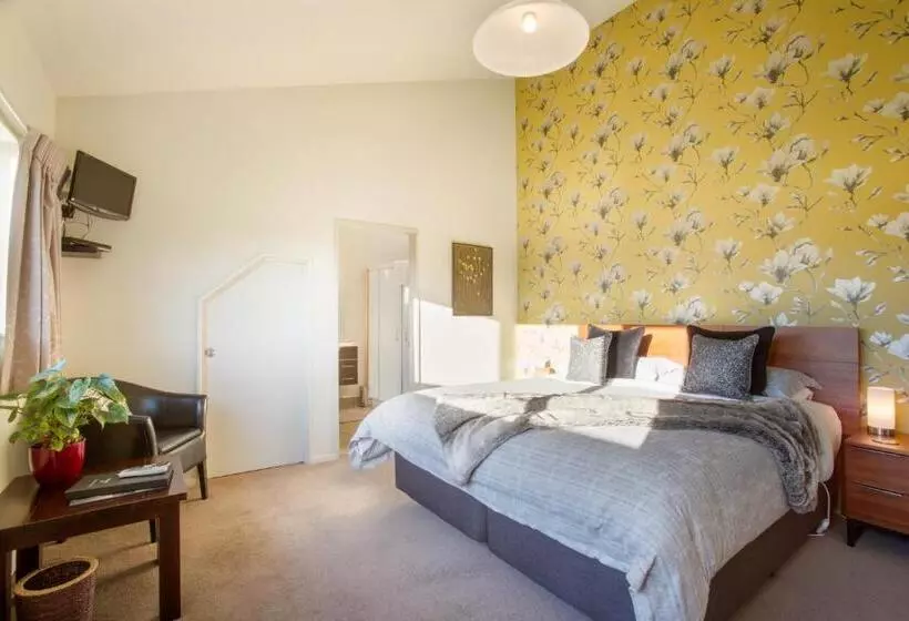 Manuka Lodge B&b