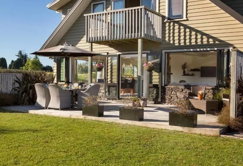 Manuka Lodge B&b