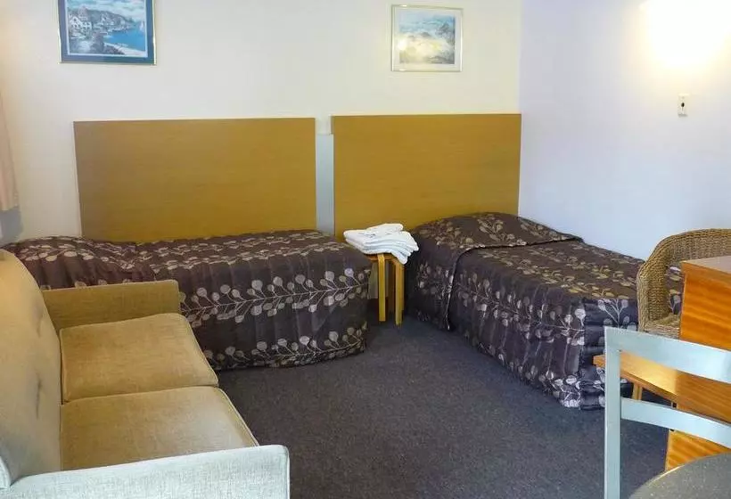 Safari Motel